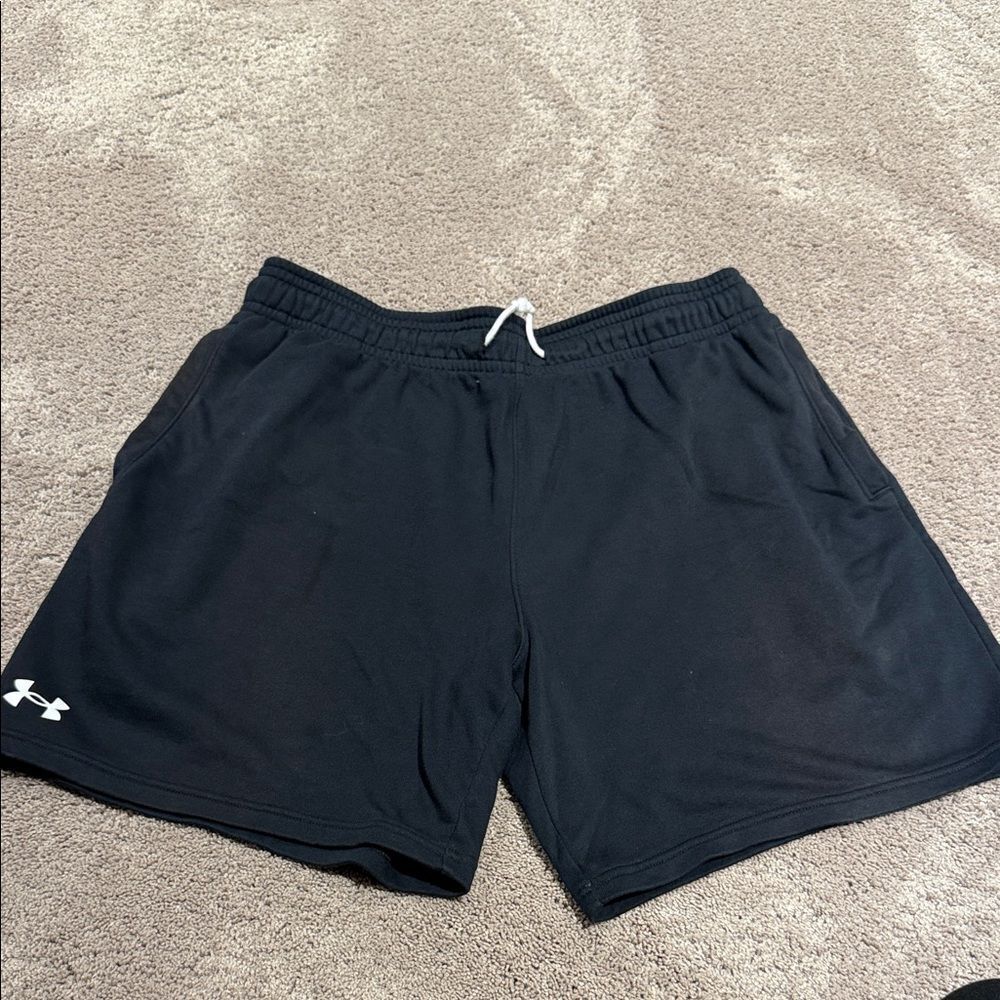 Under Armour size XL men’s athletic shorts! Great condition